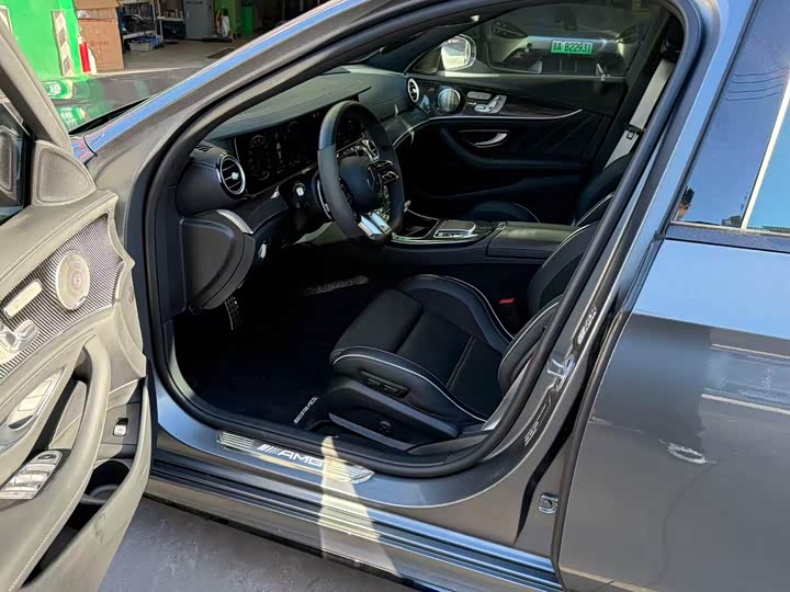 Фото 5 - Mercedes-Benz E-Class AMG