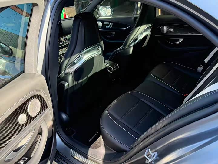 Фото 6 - Mercedes-Benz E-Class AMG