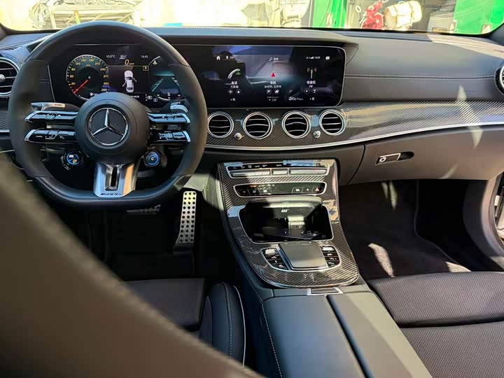 Фото 7 - Mercedes-Benz E-Class AMG