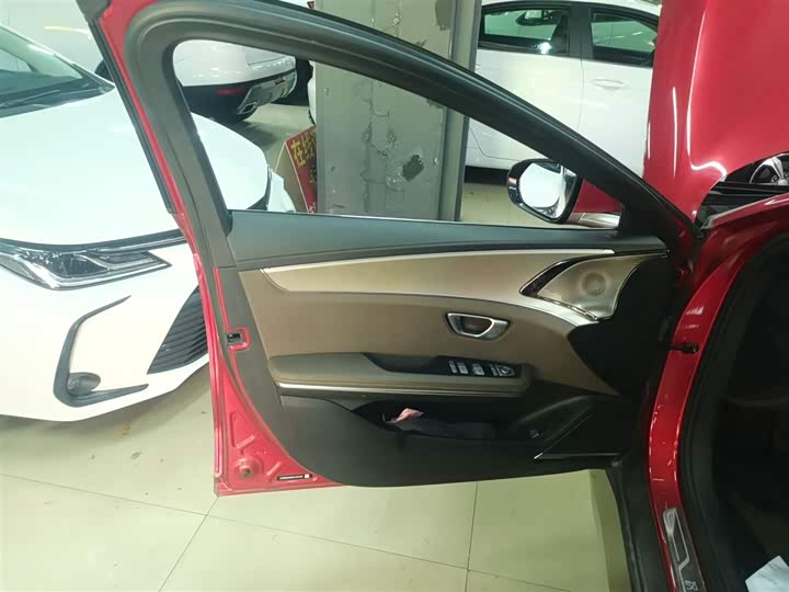 Фото 28 - BYD Han