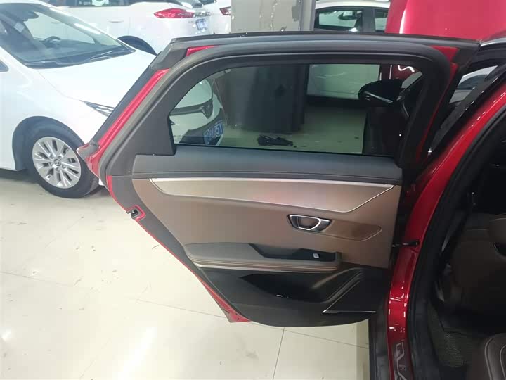 Фото 29 - BYD Han