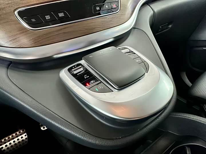 Фото 16 - Mercedes-Benz V-Class