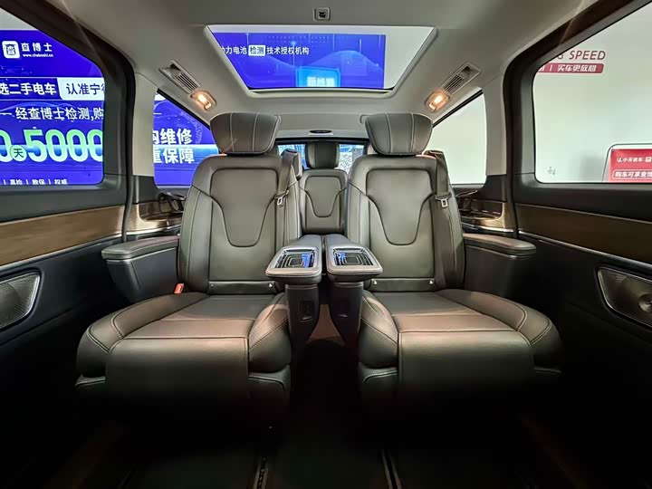 Фото 19 - Mercedes-Benz V-Class