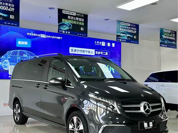 Фото 3 - Mercedes-Benz V-Class