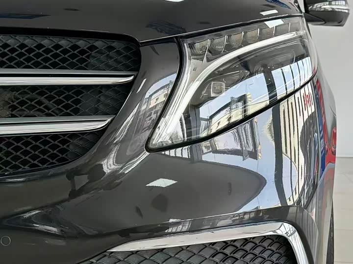 Фото 4 - Mercedes-Benz V-Class