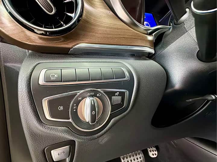 Фото 5 - Mercedes-Benz V-Class