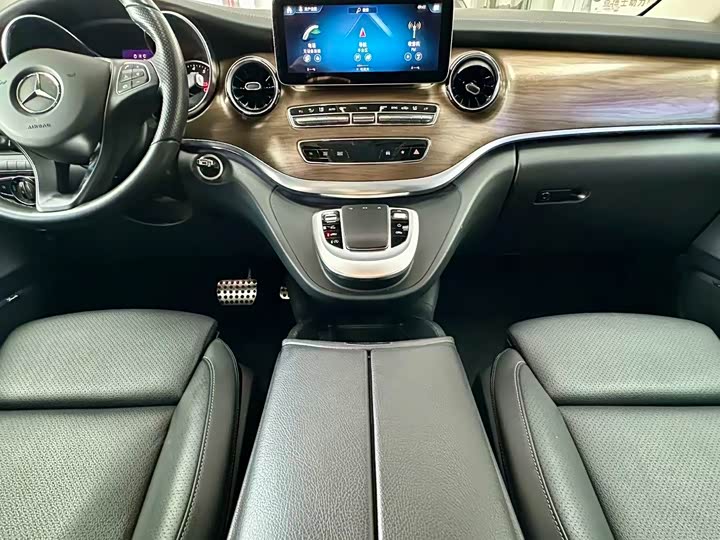 Фото 7 - Mercedes-Benz V-Class