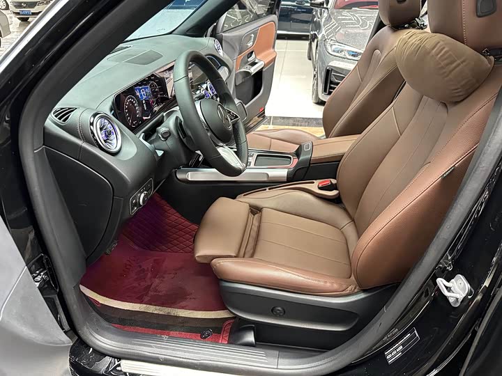 Фото 11 - Mercedes-Benz GLB-Class