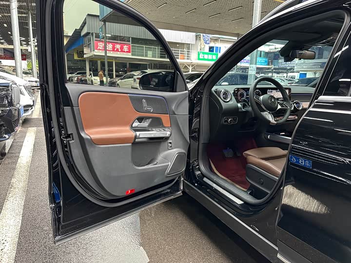 Фото 12 - Mercedes-Benz GLB-Class