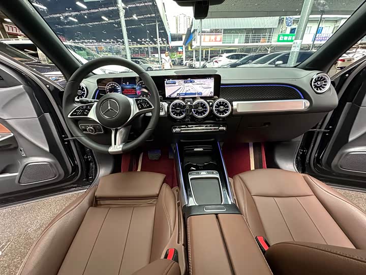 Фото 18 - Mercedes-Benz GLB-Class