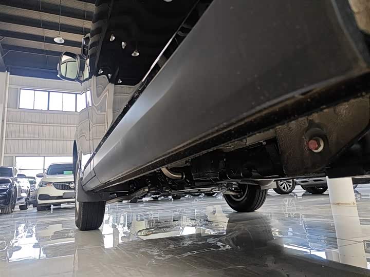 Фото 22 - Maxus V70