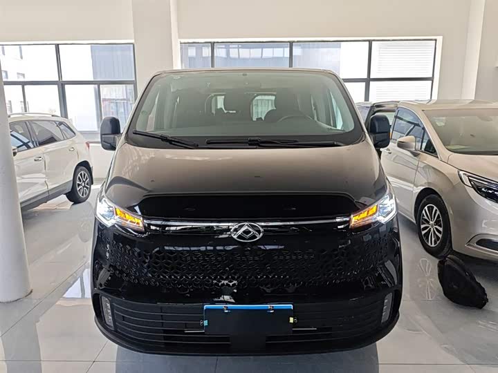 Фото 3 - Maxus V70