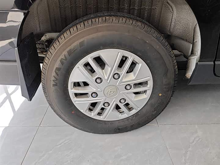 Фото 30 - Maxus V70