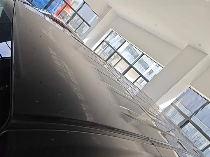 Фото 31 - Maxus V70