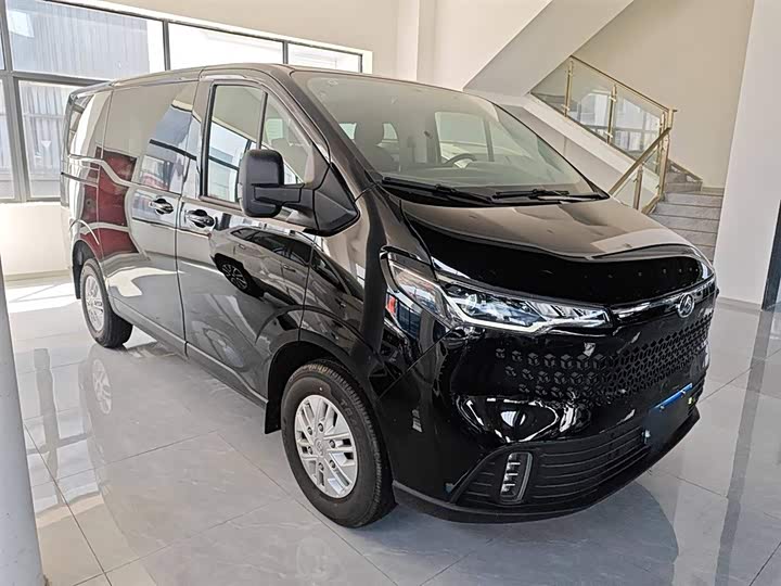 Фото 4 - Maxus V70