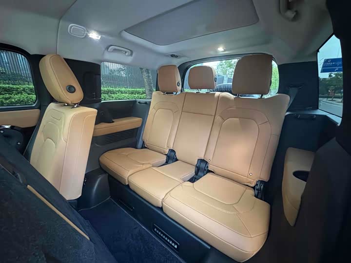 Фото 7 - Land Rover Defender