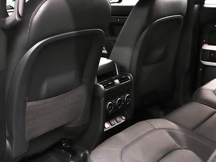 Фото 12 - Land Rover Defender