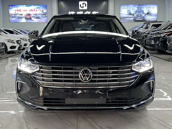 Фото 1 - Volkswagen Lavida