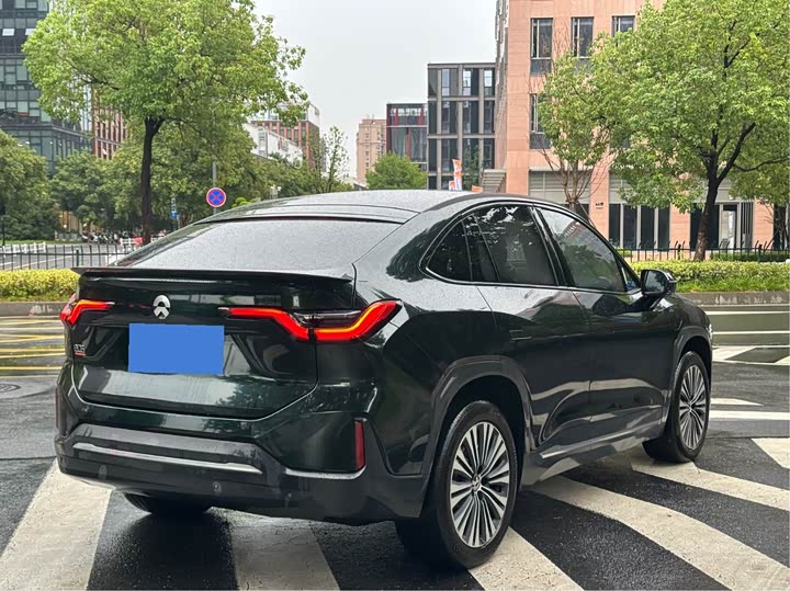 Фото 10 - Nio EC6