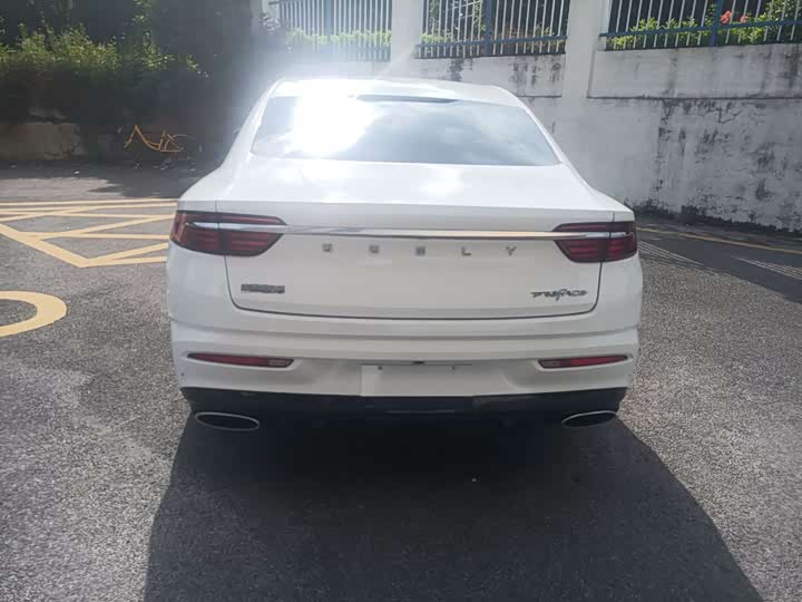 Фото 13 - Geely Preface