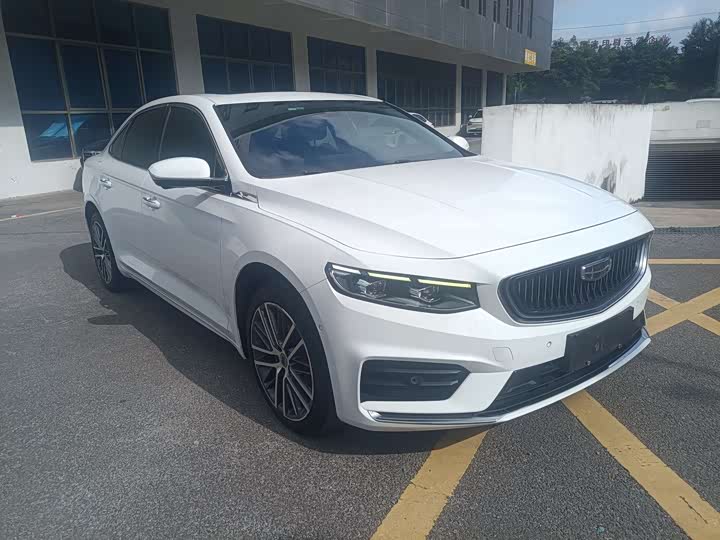 Фото 3 - Geely Preface