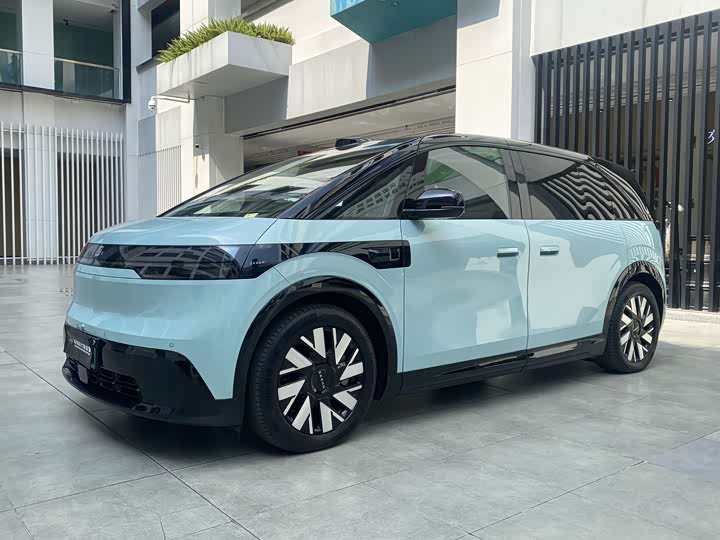 Фото 1 - Zeekr Mix