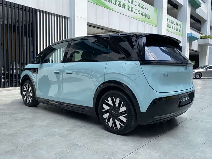 Фото 7 - Zeekr Mix