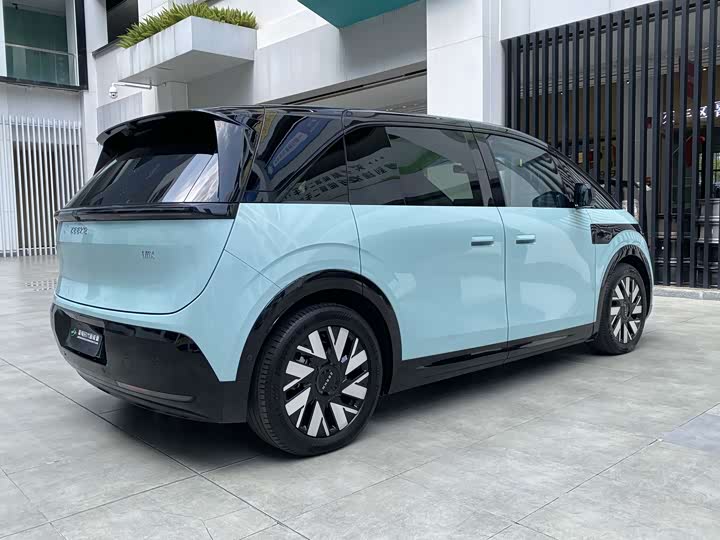 Фото 9 - Zeekr Mix