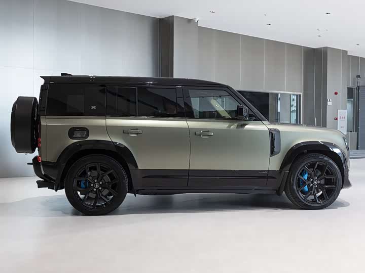 Фото 12 - Land Rover Defender