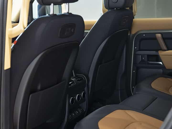 Фото 4 - Land Rover Defender