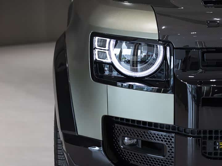 Фото 9 - Land Rover Defender