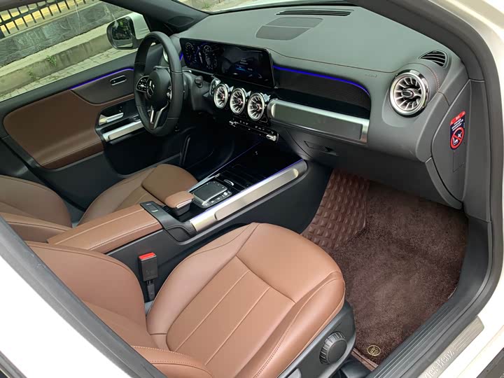 Фото 13 - Mercedes-Benz GLB-Class