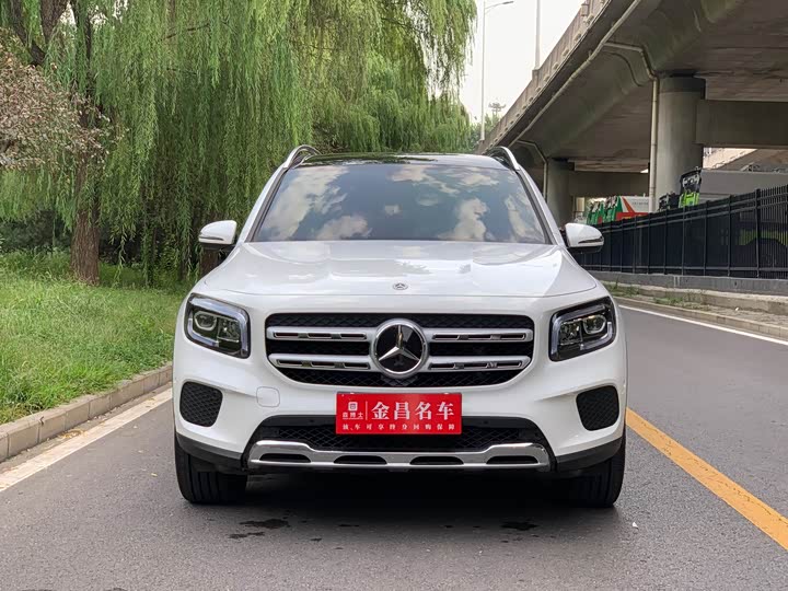 Фото 2 - Mercedes-Benz GLB-Class