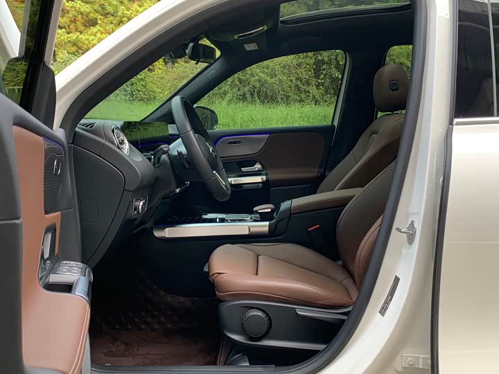 Фото 8 - Mercedes-Benz GLB-Class