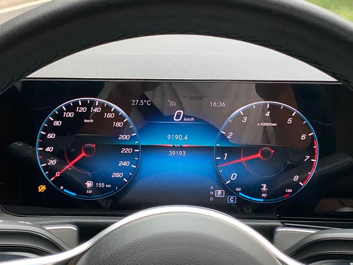 Фото 9 - Mercedes-Benz GLB-Class