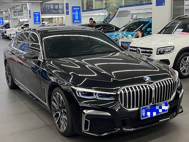 Фото 3 - BMW 7 Series