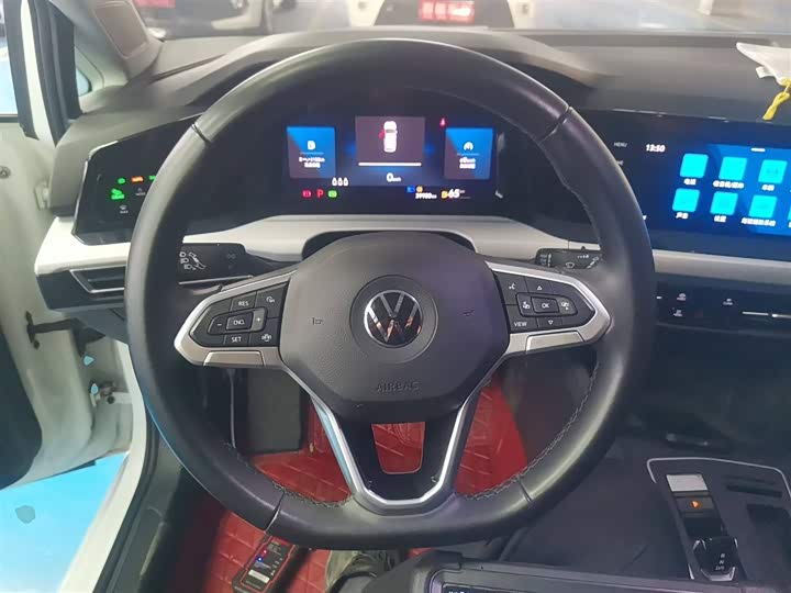 Фото 11 - Volkswagen Golf