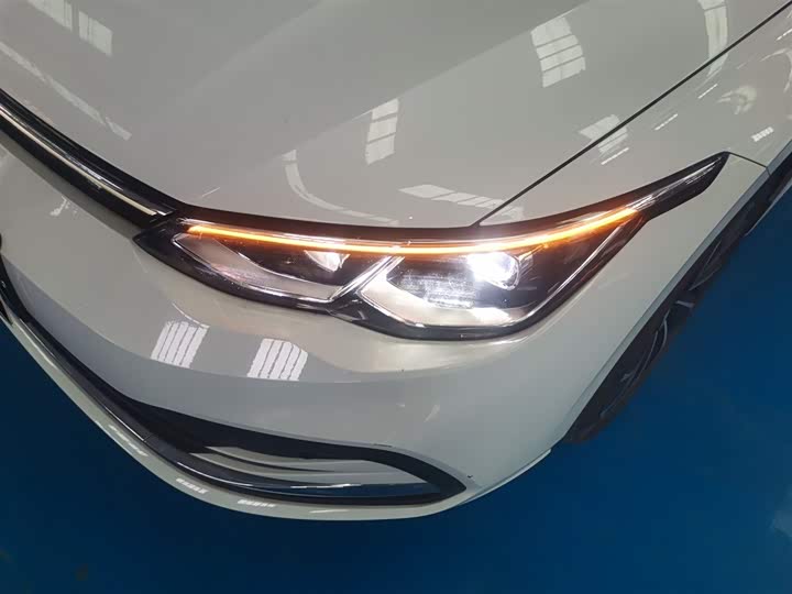 Фото 24 - Volkswagen Golf