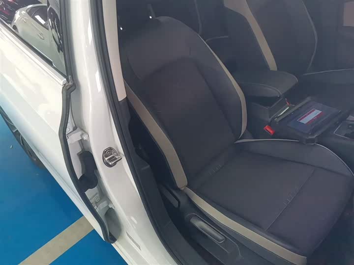 Фото 25 - Volkswagen Golf