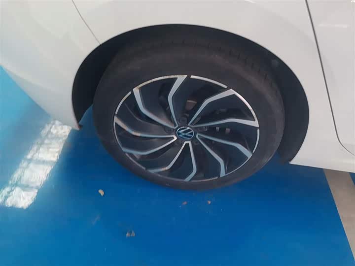 Фото 30 - Volkswagen Golf