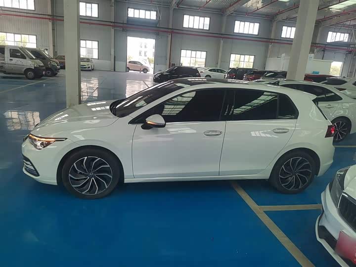 Фото 5 - Volkswagen Golf