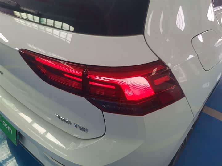 Фото 8 - Volkswagen Golf