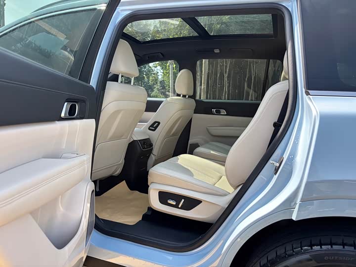 Фото 10 - LiXiang One