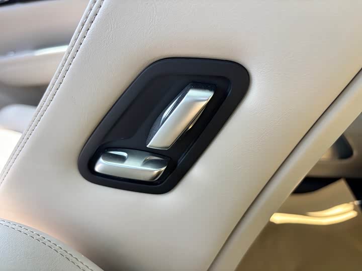 Фото 11 - LiXiang One