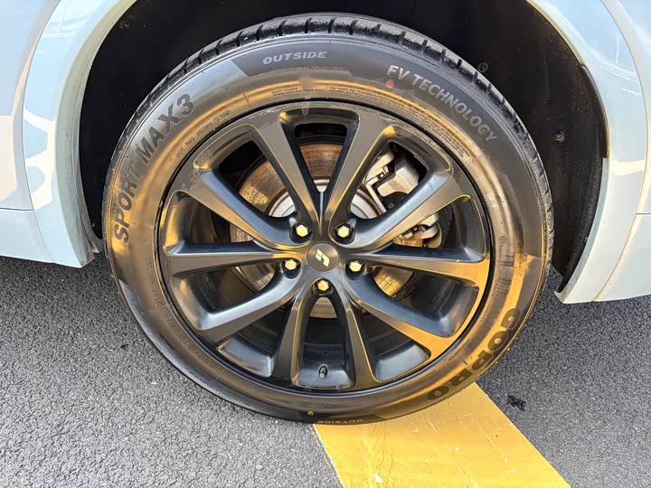 Фото 14 - LiXiang One