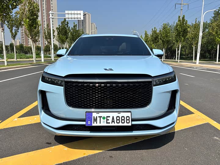 Фото 2 - LiXiang One