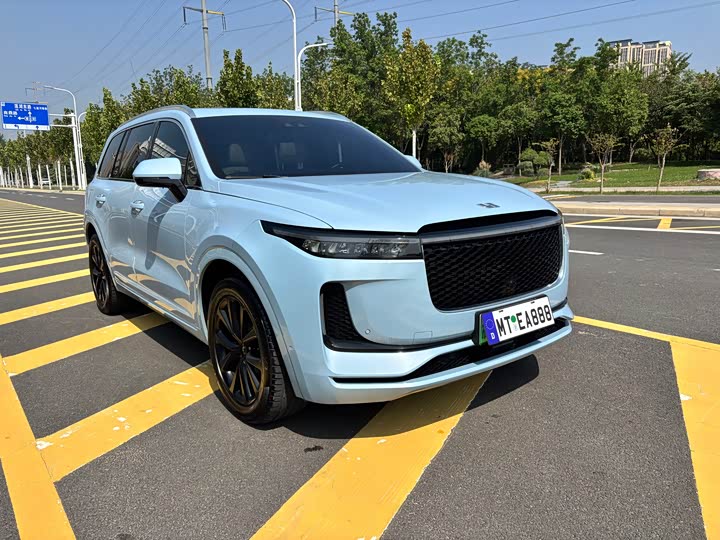 Фото 3 - LiXiang One