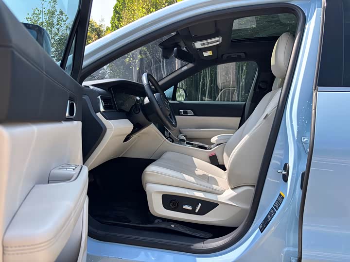 Фото 5 - LiXiang One