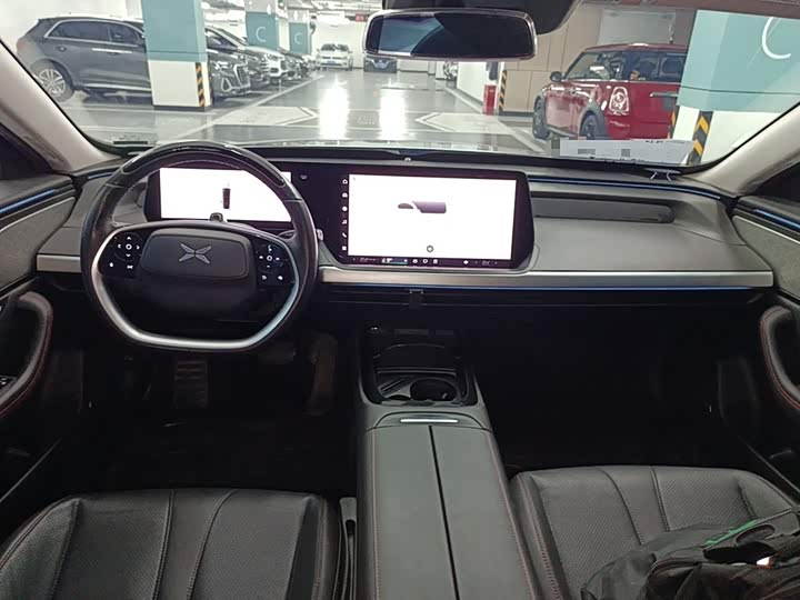 Фото 10 - XPeng P7