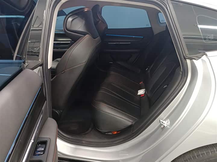 Фото 17 - XPeng P7